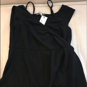 NWT boo hoo black top size 16